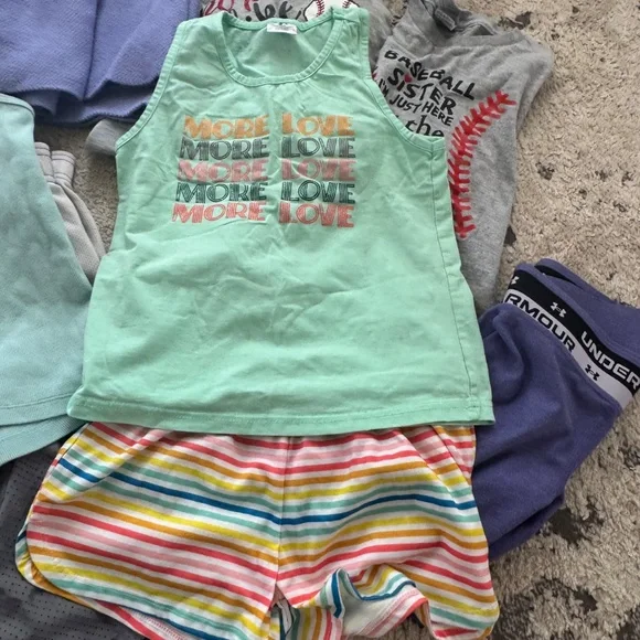 Girls lot - Picture 5 of 6